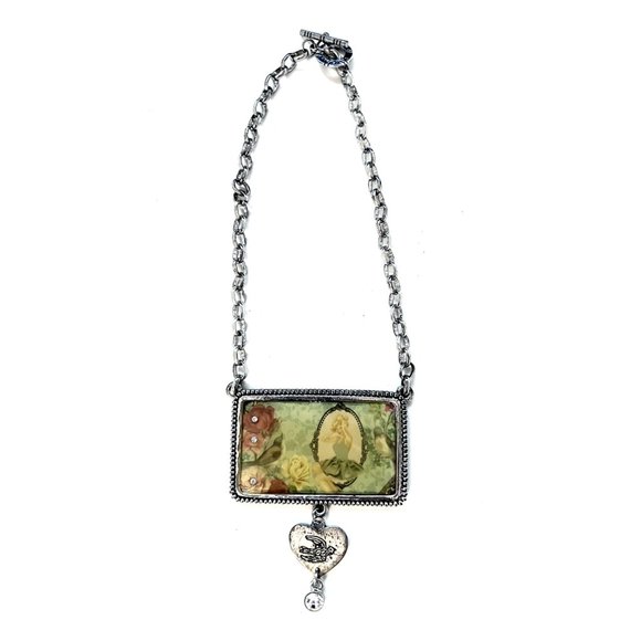 CLASSIC CINDERELLA/SNOW WHITE/PRINCESS Woman Pendant Necklace with charm - Picture 3 of 3